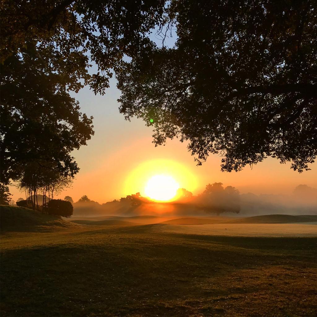 Fancy waking up to views like these? Book early at Hanbury Manor and save up to 20%! >>> marriott.com/hotels/hotel-d… #staycation #travel #getaway