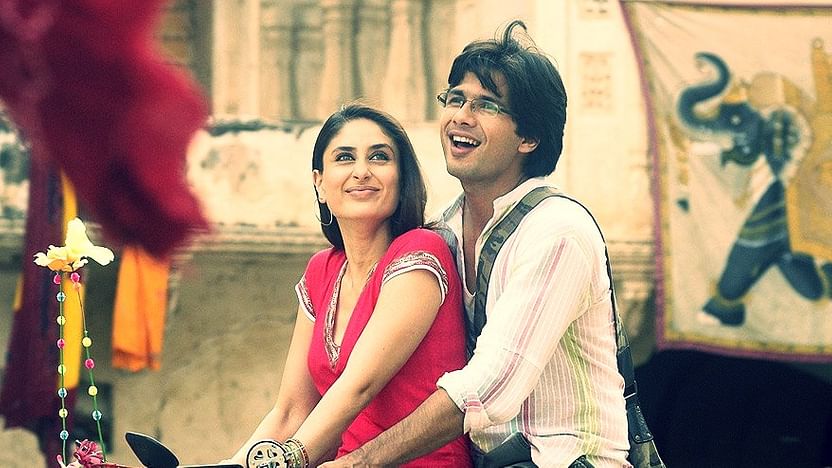 36th Bollywood film:  #JabWeMet Fun, entertaining romcom by  #ImtiazAli.I don't think I loved it *as much* as most people, but it was definitely a nice watch. The film had a solid plot, humour & interesting characters, and an iconic performance by  #KareenaKapoor 