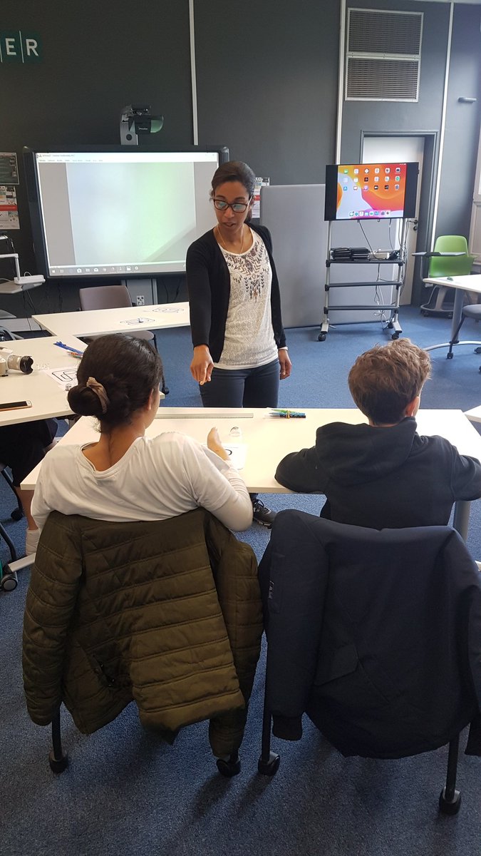 canope_93's tweet image. #Atelier #Epidemia pour les jeunes de @LivryGargan93 : @ELJAMALI7 fait découvrir les robots et la programmation à travers des énigmes, je cite, &quot;trop bien&quot; 😏