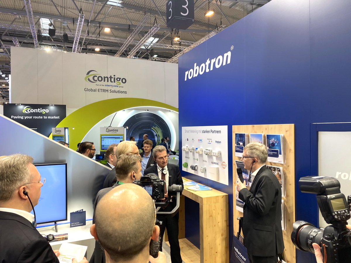 Robotron_DD's tweet image. Blick hinter die Kulissen des #SmartMeterRollout auf der @EworldEssen. Digitale Potenziale durften wir heute der Wohnungs- &amp;amp;Energiewirtschaft und EU-Kommissar Günther Oettinger a.D. @GOettingerEU präsentieren. @PowerPlusCom @noventicgroup #smartbuilding #submetering #smartenergy