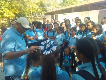 GestionZeg's tweet photo. Con sonrisas los niños y niñas del sector camburito recibieron morrales, zapatos, uniformes y útiles, acompañado de atención médica 🗣️¡Sigamos avanzando en materia social educativa!
#OrdenSeguridadPazYAcademia
#CooperaciónYHermandad
@NicolasMaduro
@psuvaristobulo
@josemvasquez https://t.co/Ju5SVpR2mv