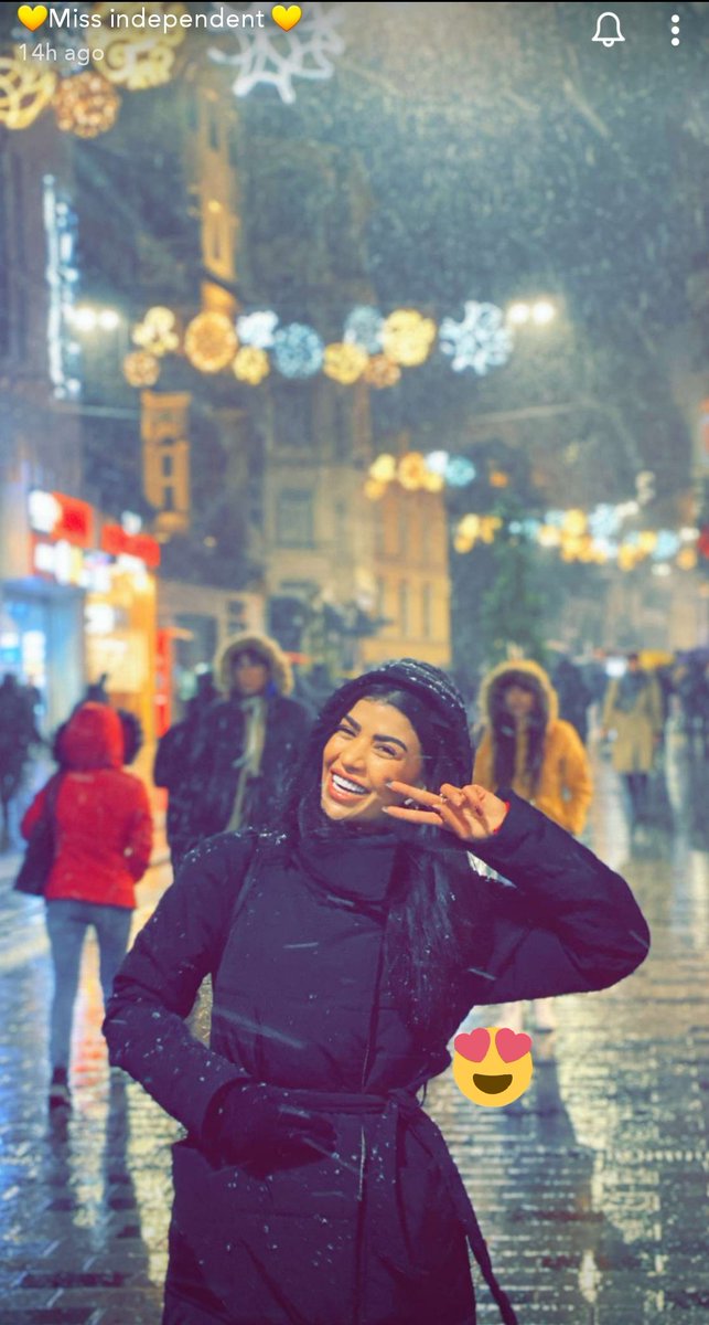 B__M_E's tweet photo. #الشتاء_يحتاج
لطمه وجاكيت،، ووجه ينسيك ال��رد ياليت 😍 https://t.co/WbGCidZ1oj