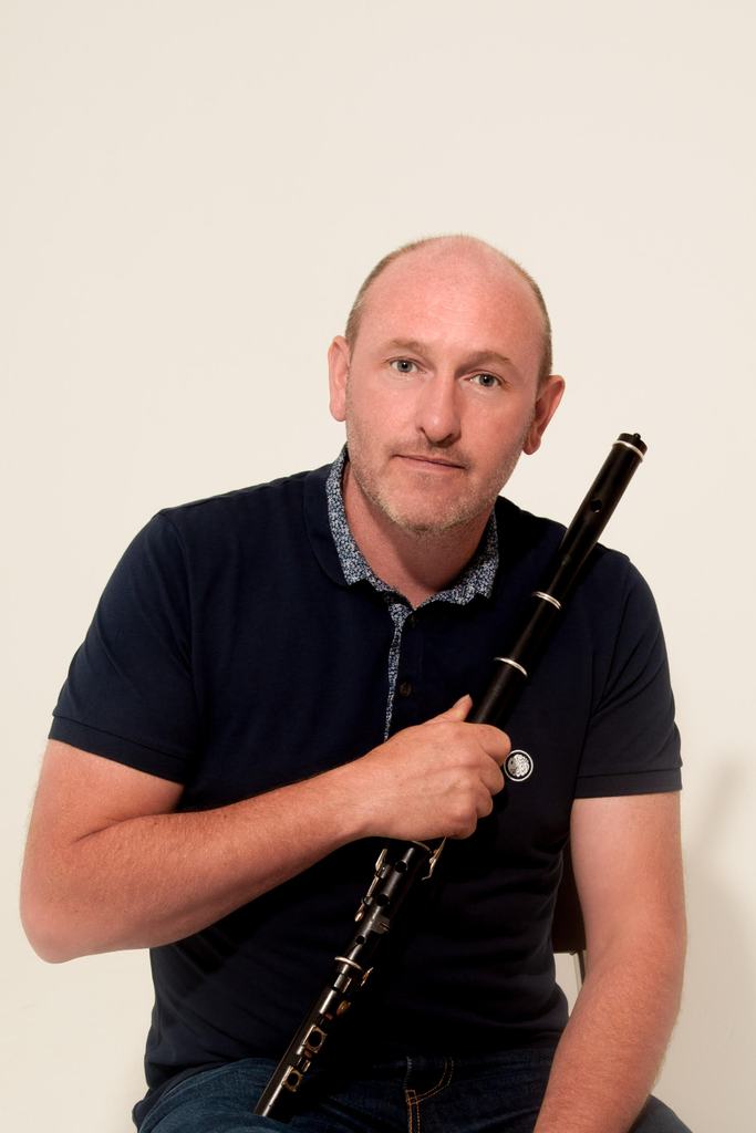 Did somebody say the legendary Manchester flute player #MichaelMcGoldrick will be teaching flute at the Belfast Tradfest Summer School this year?? #TradMusicSummerSchool #WoodenFlute belfasttraditionalmusic.com/bookenrol/flute