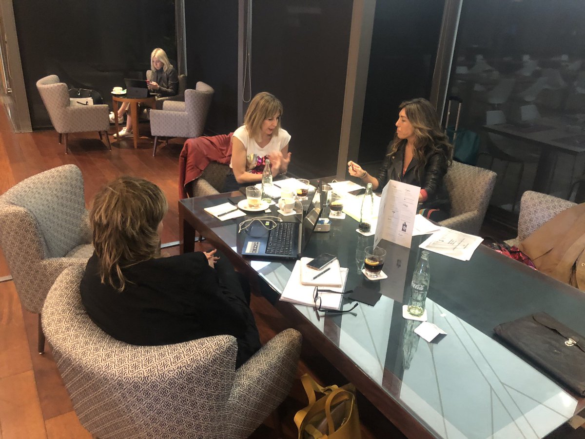maria_freiria's tweet photo. 🔴 Great Team...;) 🌟#WomenEvolutionMAD trabajando en la nueva experiencia #SaveTheDate 28 Mayo @feriademadrid dirigido a #mujeres #directivas, #emprrsarias, #emprendedoras, profesionales y #millennials pistas...
✔️La mujer en la era digital
✔️Evoluciona tu talento
y + #eventos https://t.co/gZDG9pPJ4O