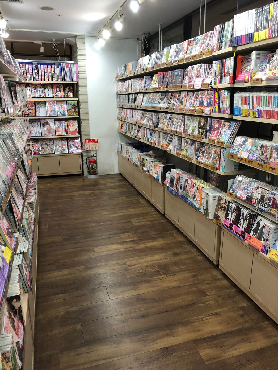 アニメイト福岡パルコ 新店舗 書籍コーナーのご紹介 コミックス ノベルス 雑誌の新刊をはじめ アニメ放送中の作品等を展開中でございます 福岡パルコへお立ち寄りの際は ぜひぜひご来店くださいませ アニメイト福岡パルコ