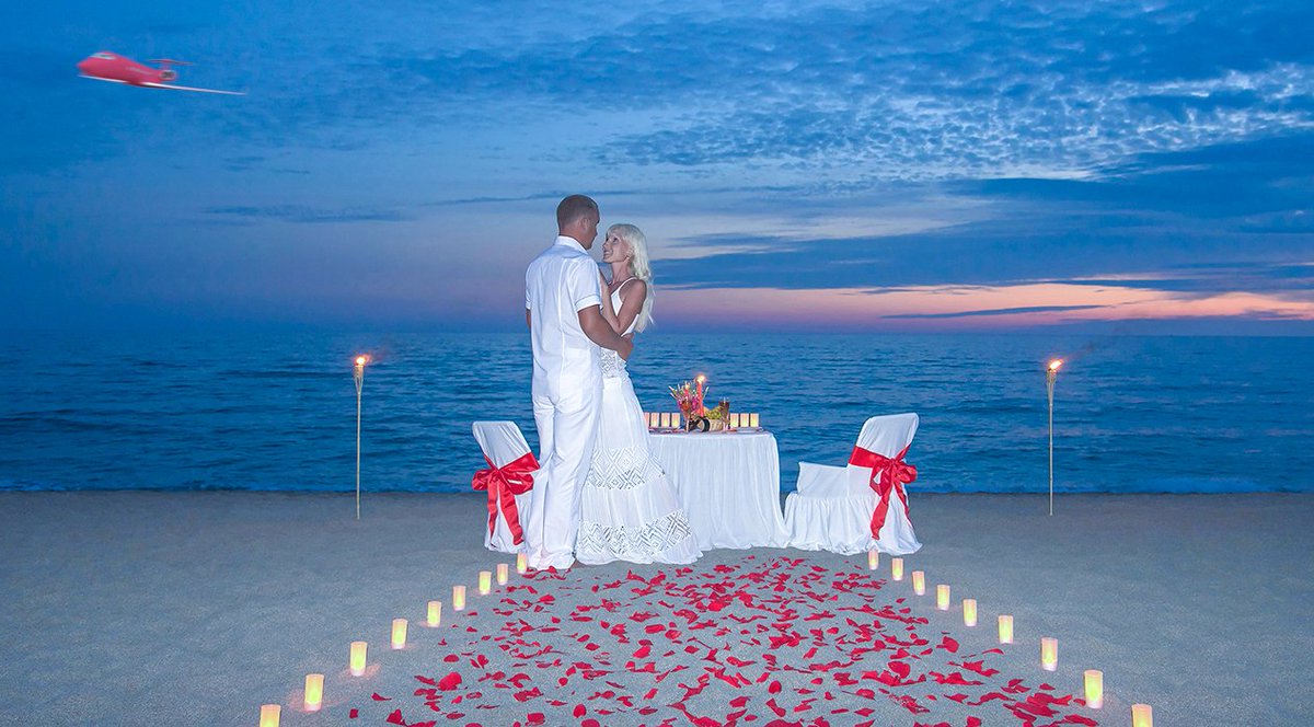 JetClassMENA's tweet image. This Valentine's Day, enlighten that special someone with a trip of a lifetime. Discover the JetClass way. Email charters@jetclass.com or sales.ch@jetclass.com to book.

#PrivateJetCharter #ValentinesDay #LuxuryTravel #JetClass