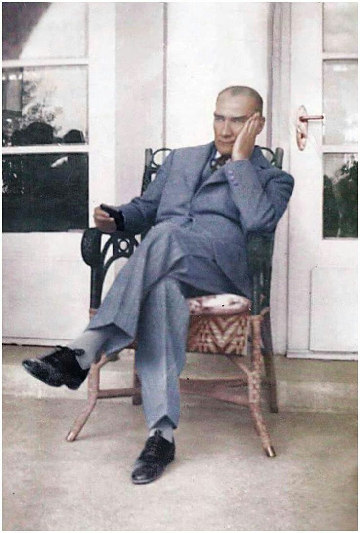 ayxanal's tweet photo. Ən gözəl üç şəkil!
Ən böyük üç #Başbuğ!
#Elçibəy #AtaTürk #məhəmmədəminrəsulzadə  
#Rəsulzadə https://t.co/r0W7VvRjrT
