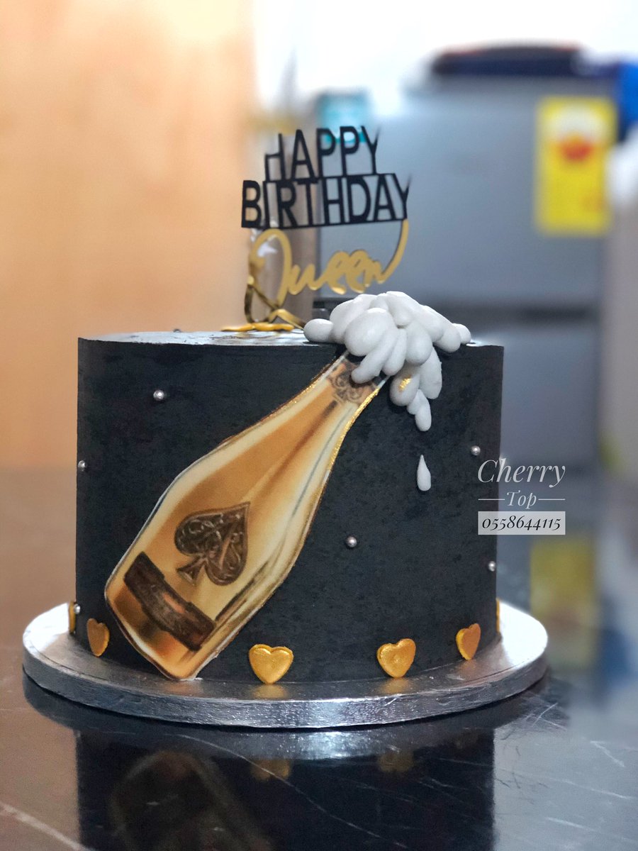 cherrytop_gh's tweet photo. She wanted to pop an Armand de Brignac on her birthday and her husband got her this...😅 💁🏾#closeenough #shelovedit #ValentineIsComing #Valentines2020 #Ghana #accra #ghanacakes #madeinghana #accrabaker #cake #buttercream #buttercreamcake #cherrytop #cherrytopcakes https://t.co/vB1E2dhv1p