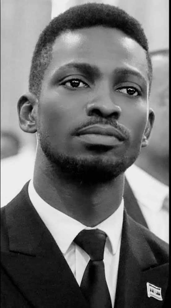 Many happy returns of the day to the Ghetto president and the future president of Uganda. Happy birthday Bobi wine 