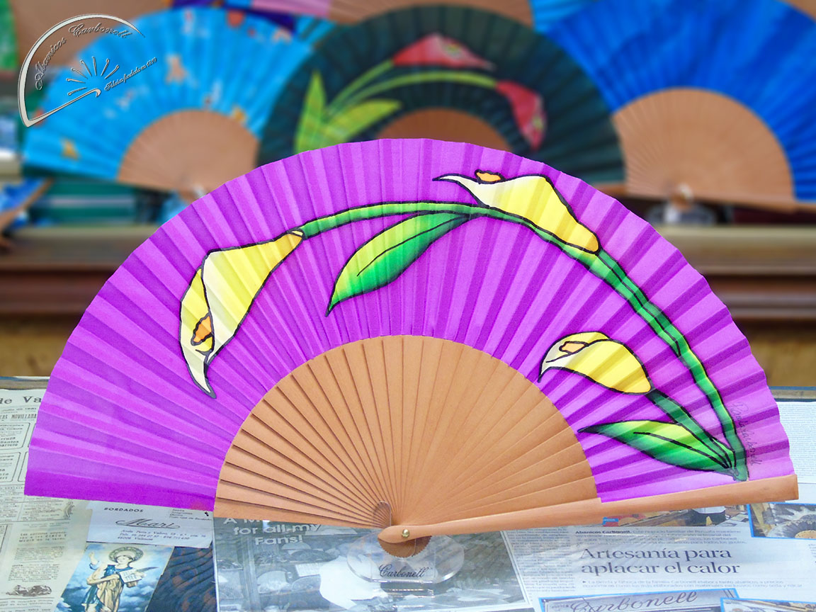 HandfanCarbonel's tweet photo. 😍Colección Lirios de #PaulaCarbonell, un diseño exclusivo que sólo podrás encontrar en Abanicos Carbonell.😍

🌐 https://t.co/uBYIeAS0GX

#abanicosespaña #marcaespaña #Valenica #Artesania #artsanddrafts #turismovalencia #artesaniaespañola #verano2020 #calor #julio #agosto https://t.co/XVN385VpWX
