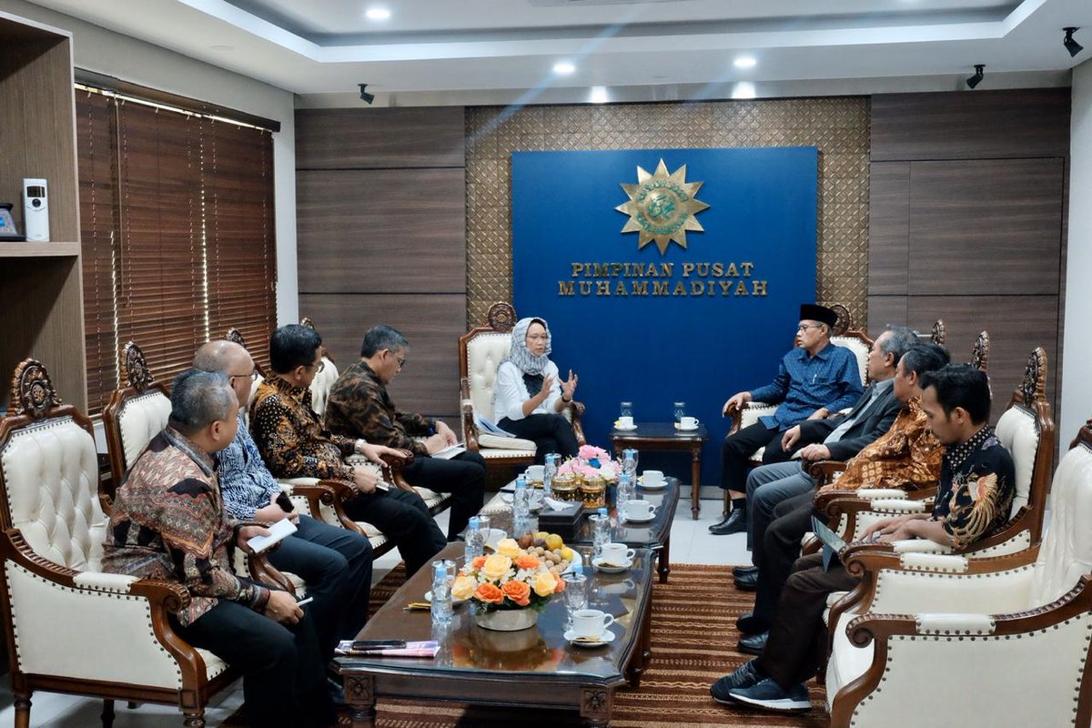 Hari ini saya dan tim bersilaturahmi ke Ketua Umum PP Muhammadiyah dan jajarannya di Yogyakarta (12/2).

Silaturahmi digunakan juga untuk membahas beberapa isu, termasuk isu Palestina.