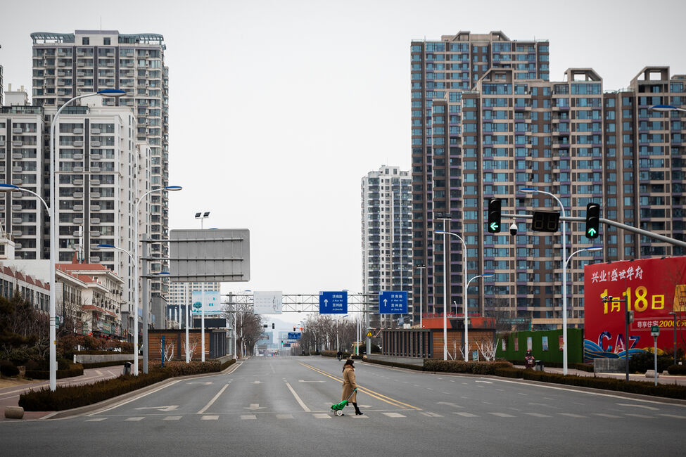 REPORTAJE | El silencio de una ciudad china vacía por el coronavirus eldiario.es/internacional/… Por <a href="/davidgmzrollan/">David Gómez Rollán</a>