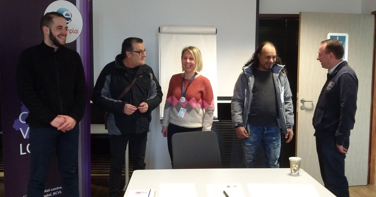 Semaine des métiers du #bâtiment. Rencontre entre plombiers chauffagistes et l'entreprise WÉÉ ce matin au pôle emploi de #Dreux. Notre ambition: le #recrutement rapide de candidats. 10 demandeurs d'emploi ciblés et préparés pour l'entretien.@poleemploi_RCVL <a href="/Viollier_E/">© Emmanuel VIOLLIER ™</a>