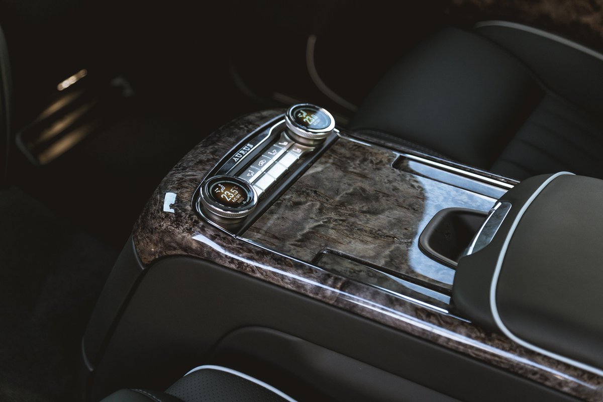 AurusRussiaEN's tweet photo. #Exclusive high-quality finishing materials #AURUS – the best genuine leather produced in #Russia and fine wood trim – gird the interior and support the arch of the ceiling. 

#Auruscar #Aurusvehicle #russiancar #AurusSenat #newcar #Aurusmotors #luxurycar #carinterior #sedan https://t.co/2RZ12WHvTG