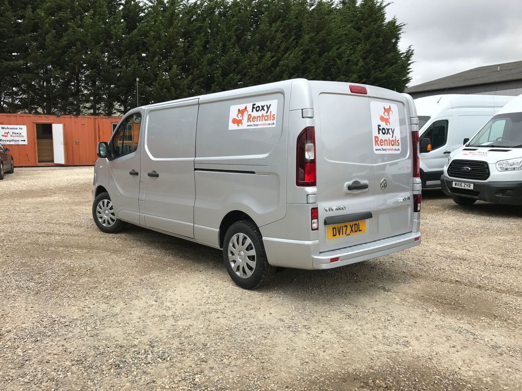 FoxyRentals's tweet photo. SWB van from £39 per day, or a weekend special at £113. Remember still only a £100 deposit. https://t.co/7lt88fFhFW