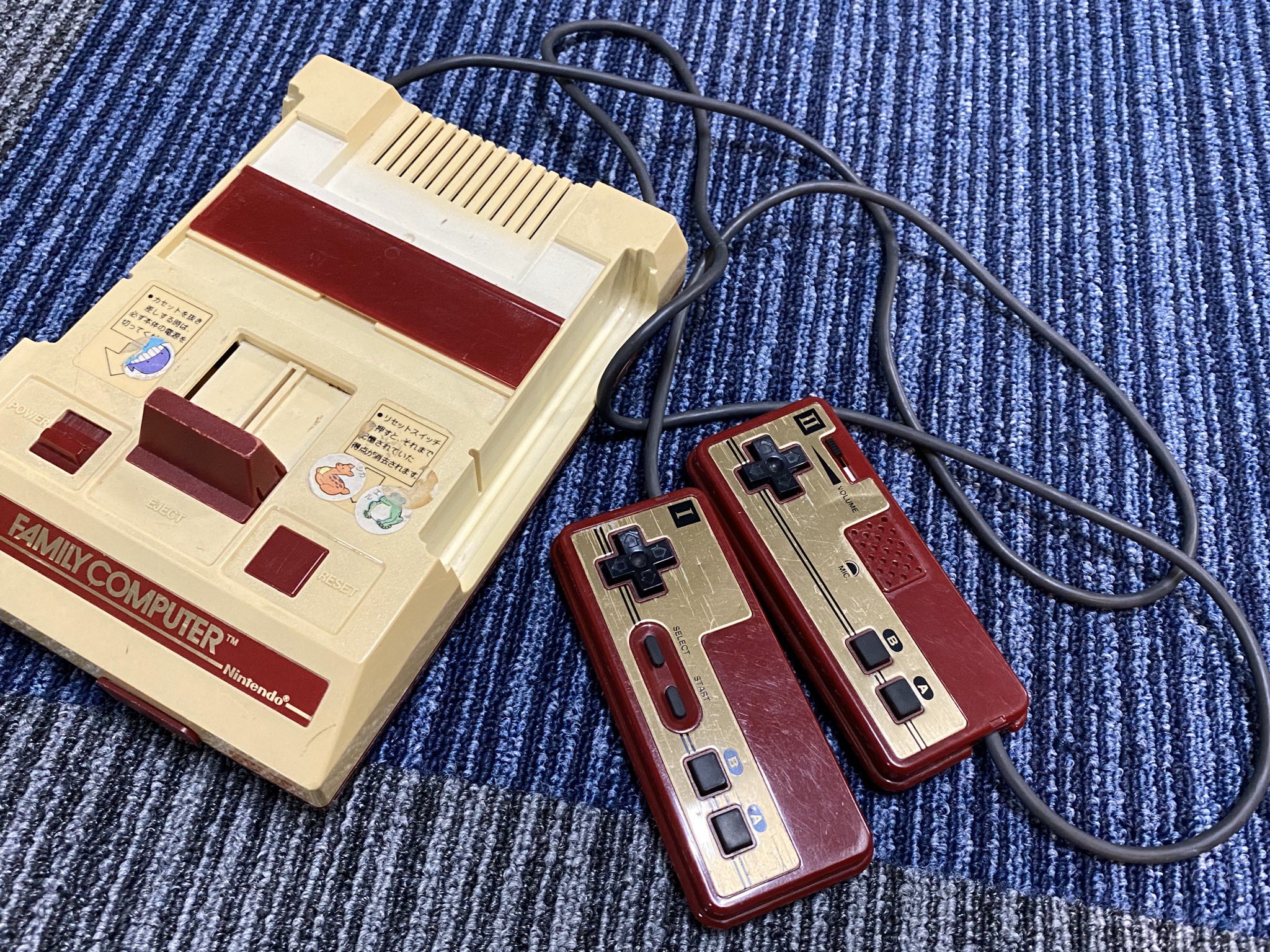 動作良好】ファミコン 本体 四角ボタン 初期型 グレーコード 仰 動作良好】ファミコン 本体 四角ボタン 初期型 グレーコード 仰