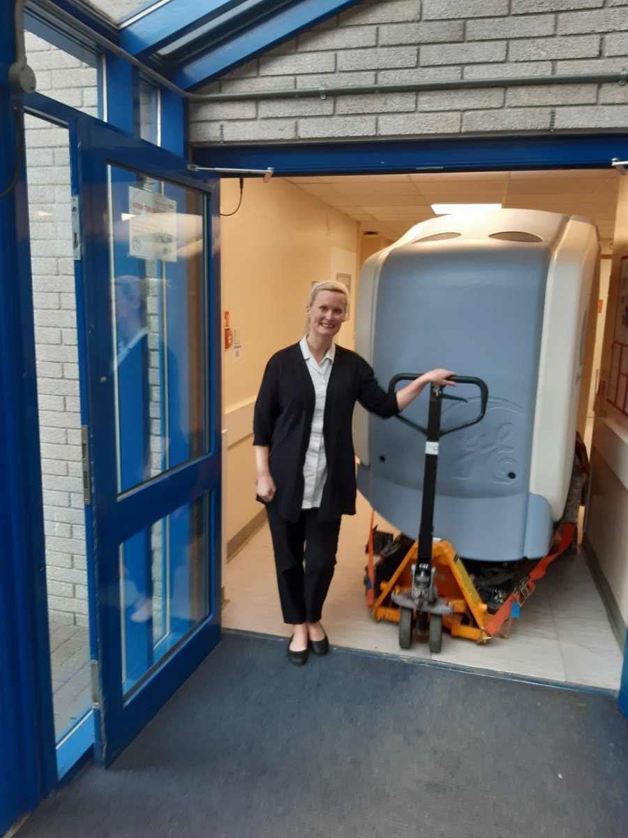 RT_UHP's tweet photo. Its goodbye to our CT scanner. This was the 1st CT scanner for Radiotherapy patients here at Plymouth. We now have a wonderful new CT scanner as part of our machine replacement programme. Helping to provide the best treatment we can for our cancer patients.#NHS #Radiotherapy https://t.co/GcAxn9qOga
