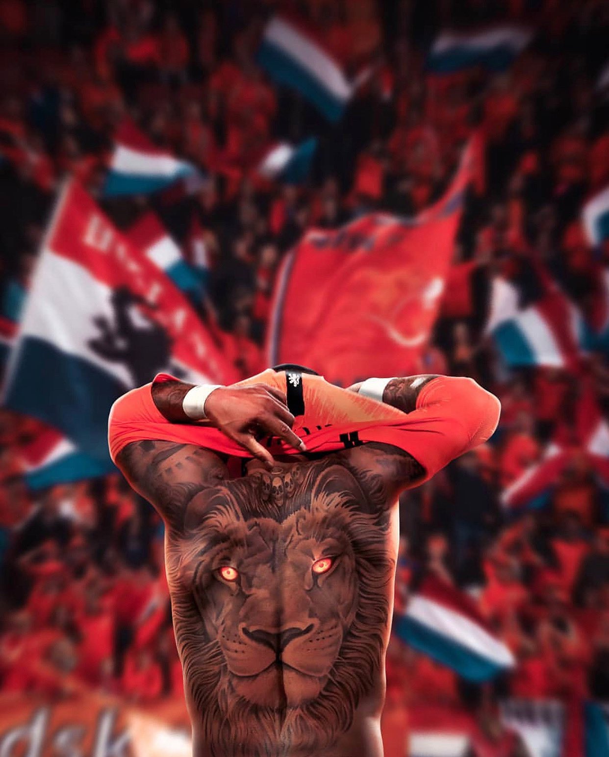 Football Tweet ⚽ on X: Memphis Depay's back tattoo