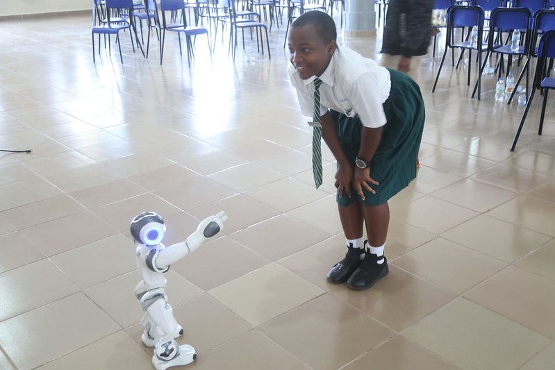 NewTimesRwanda's tweet photo. High school students pursuing science subjects and STEM disciplines, on top of having smart classrooms will from next term access virtual reality gadgets, robots, and virtual laboratories.

READ:  https://t.co/ESrRJlm6KP https://t.co/UuQQt4fEBE