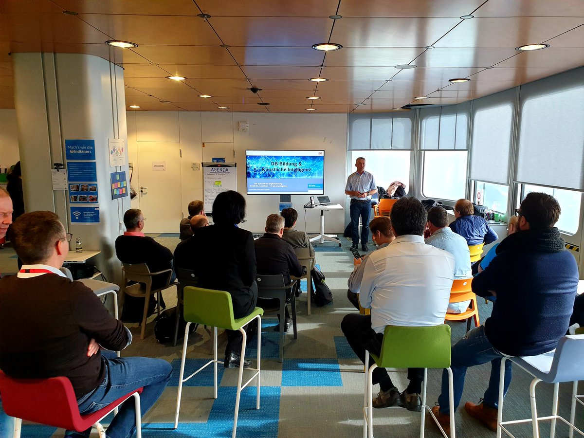 Die DB Training erarbeitet heute mit @ZeroOneData_DB, Lead AI, DBS DevOps und dem DBS Kundenteam im <a href="/DB_Skydeck/">DB Skydeck</a> neue Ideen zu den Themen #KI #BigData und #DevOps, um die Digitalisierung im DB Konzern weiter voranzutreiben.