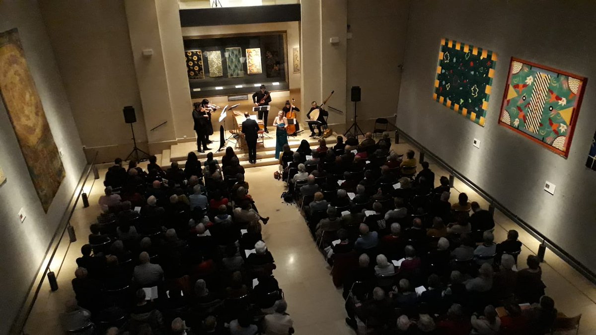 Très belle soirée hier au musée des tissus. Très touchée d’avoir rencontré Raphaëlle Legrand, qui cherche les traces de Mademoiselle Duval, que nous interprétons en fin de programme, la seconde femme compositrice jouée à l’opéra de Paris, sur un total de 11 jusqu’à aujourd’hui...