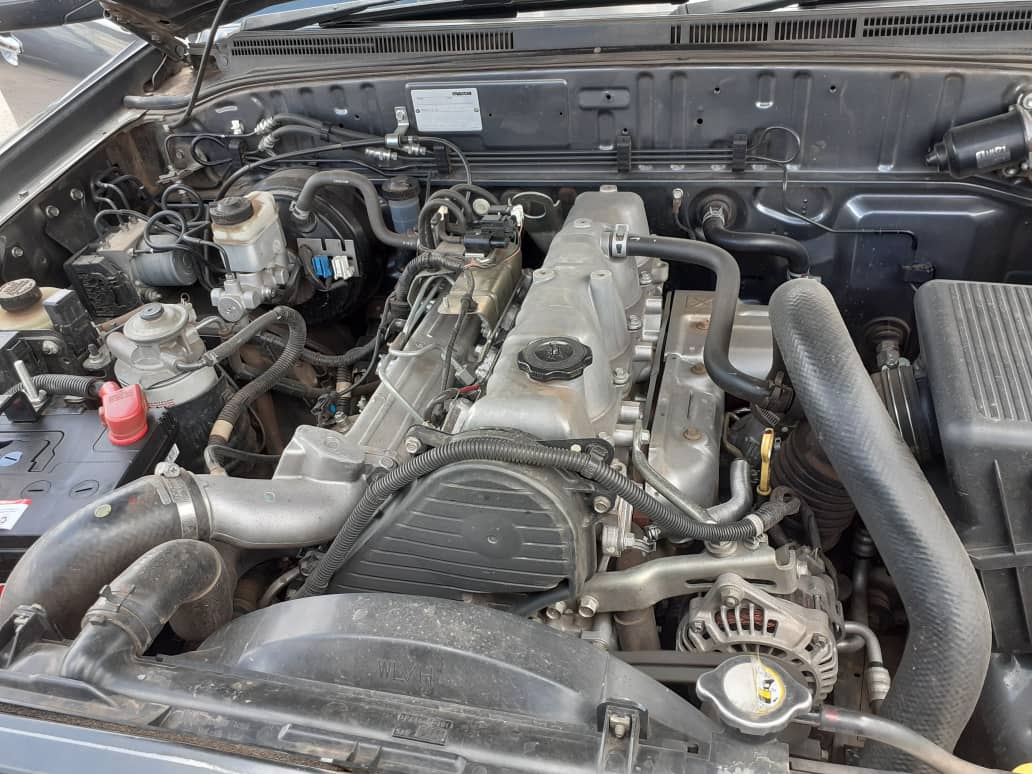 CarsZw's tweet photo. 2010 Mazda Bt50
192 000kms on the dash
Manual
2.5l turbo diesel
4x4 double cab
Og mazda mags
Anti roll bar
Tow hitch
Side skirt
Tail body cambas tent
Preowned
Superb allover
$9 000(USD cash neg)
Call or app 0774412061
#bcnz #brmazda https://t.co/ajSLQtdU9D
