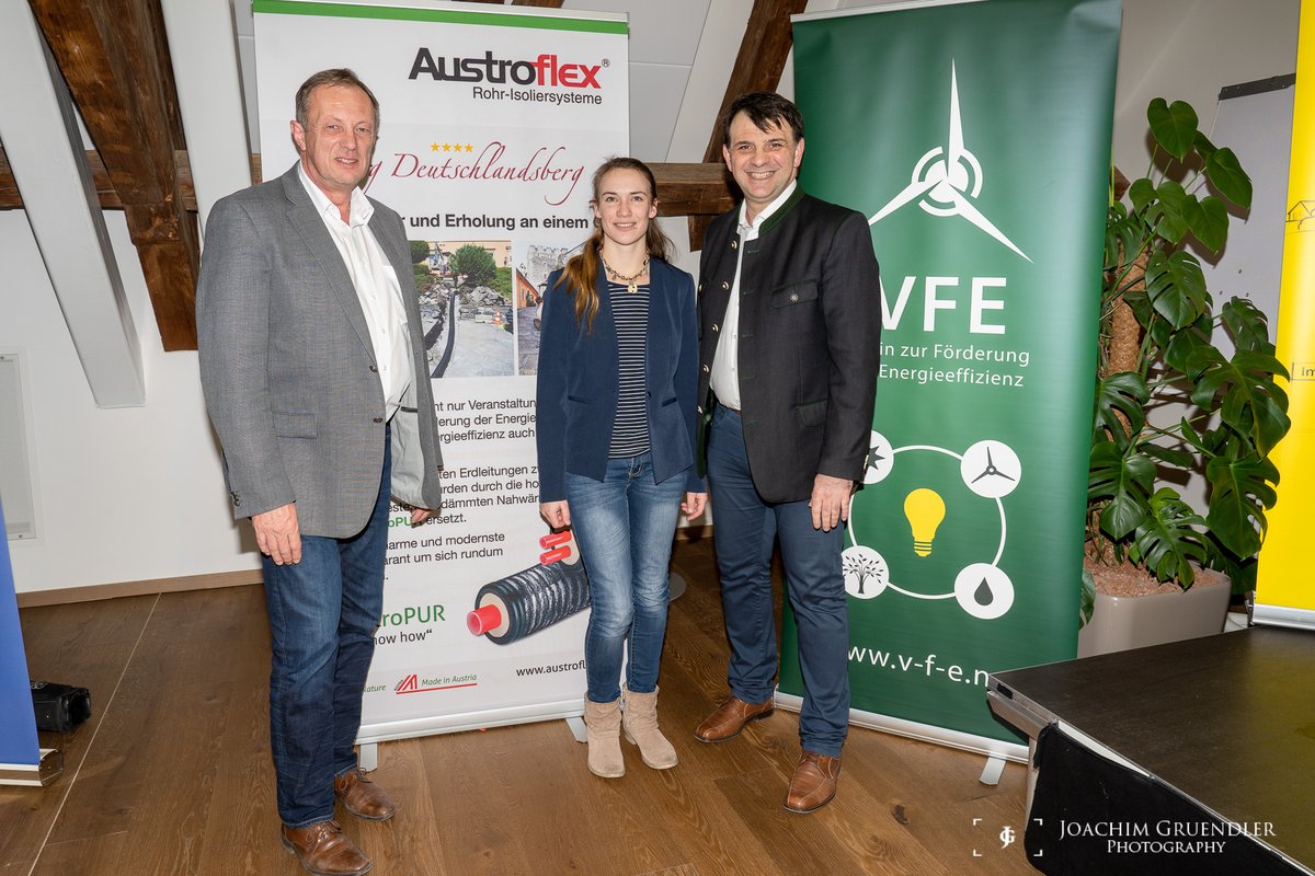 austroflex_com's tweet photo. "wind-sun-water" - Ein Abend für die Umwelt
Mehr dazu: https://t.co/WRRtOZCU8a

Foto zeigt: Harald Schmid, Austroflex, Verkaufsleitung Österreich / Sales CSEE, Laura Dekker und Obmann vom VFE Hr. DI Joachim Gründler

#lauradekkerworldsailingfoundation https://t.co/dSqXhwLkUJ