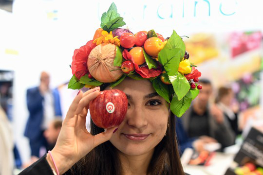 confructamedien's tweet photo. Die FRUIT LOGISTICA 2020 stärkt das Selbstbewusstsein der Frischfruchtbranche @Fruit_Logistica #obst #gemüse #fruchthandel #confructa https://t.co/3pAdxUZbOv https://t.co/gA3zLSilGf