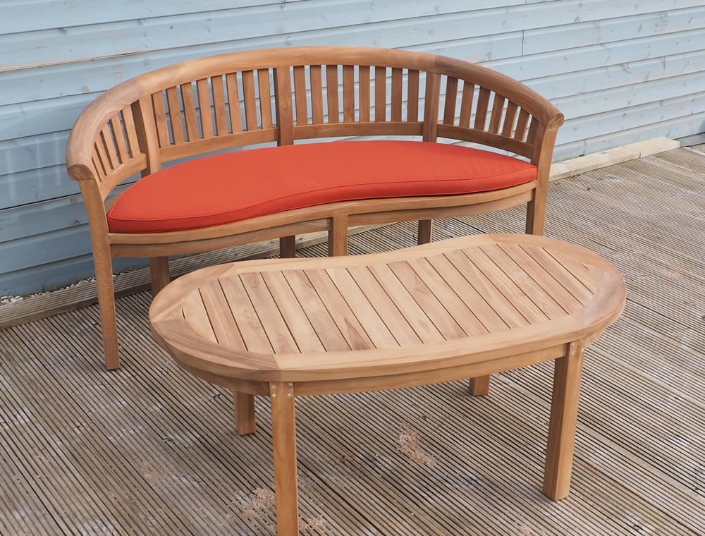 patiouk's tweet photo. Love the shape of this bench. 🌙🧡☀️Get ready for the warmer weather. #springiscoming #gardenfurniture #teakbench #bananashape  https://t.co/7eapJQ9bl3 https://t.co/vynSqTx2zI