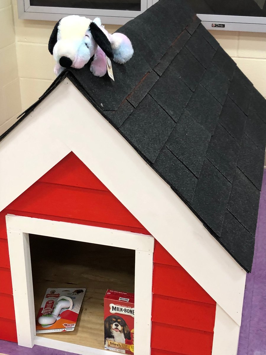 Hey Lincoln Elementary! Help us fill the doghouse with needed pet supplies like food, treats, toys, &amp; paper towels for The Lakewood Animal Shelter! <a href="/LkwdLincoln/">Lincoln Elementary</a> <a href="/LKWDLincoln_Kin/">Lincoln Kindergarten</a>