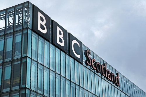 #QueensferryCrossing closure due to falling ice. Costly for hauliers stuck in jams and taking diversions, @MJRReid told <a href="/BBCRadioScot/">BBC Radio Scotland</a> Can the bridge be future-proofed against it happening again?