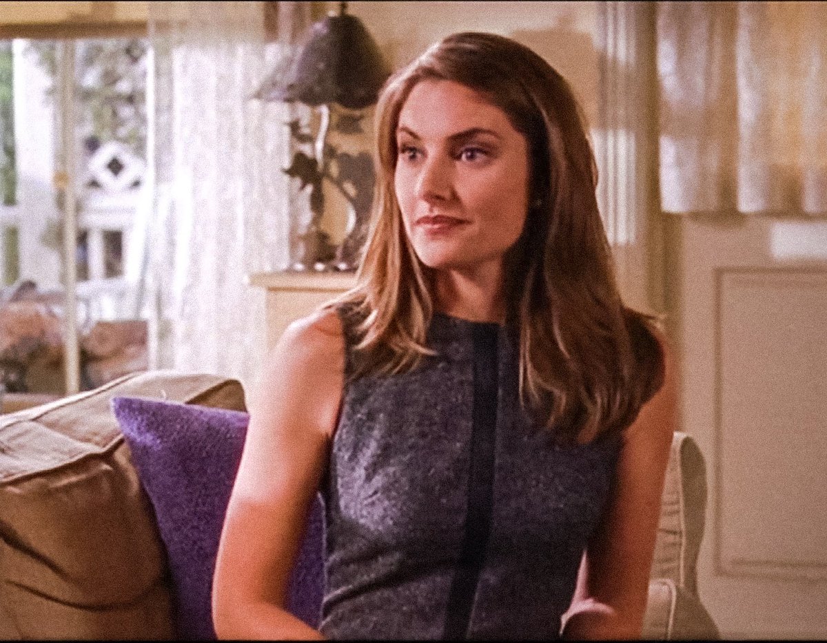 victoriä on Twitter: "18 years ago today, an episode of "Gilmore Girls" was  released on our TV screens called "It Should Have Been Lorelai". The first  episode in which we saw @madchenamick