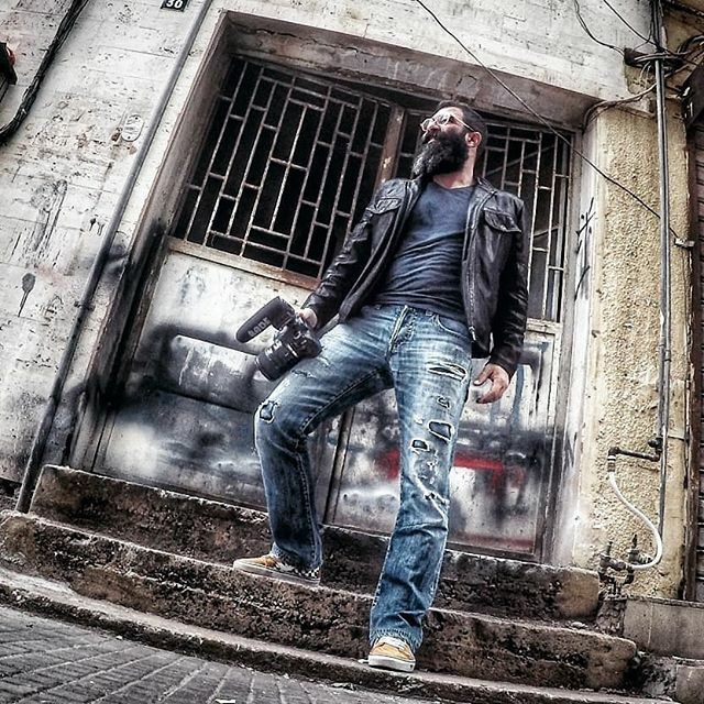rayanghammachi's tweet photo. I admit it I like playing with my toys in public 😉
.
.
#life_is_street #streetphotography #creativecommune #videography #beardedmen #beardedman #beardo #bearded #beards #cameraporn https://t.co/G32DuVtlr6 https://t.co/9ftMf1eKOV