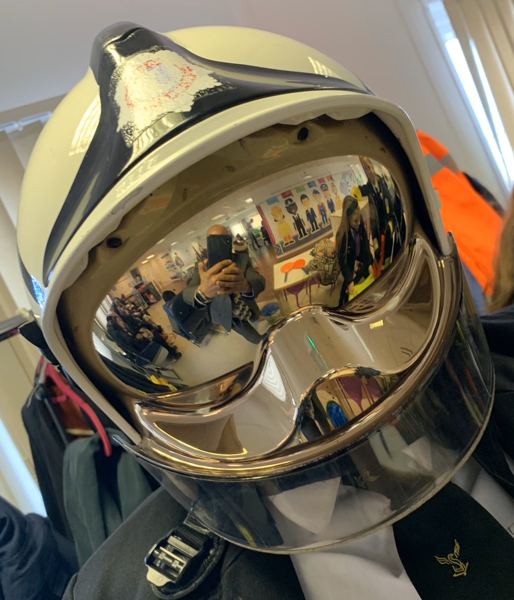 StewardsDesTech's tweet photo. A few more photos from our @STEMAmbassadors @STEMLondonHub @GreatMindsSTEM trip to @STN_Airport yesterday.  Our #Year8 and #Year9 learned so much and had fun too!!! @StewardsAcademy https://t.co/4gKVnloB1U