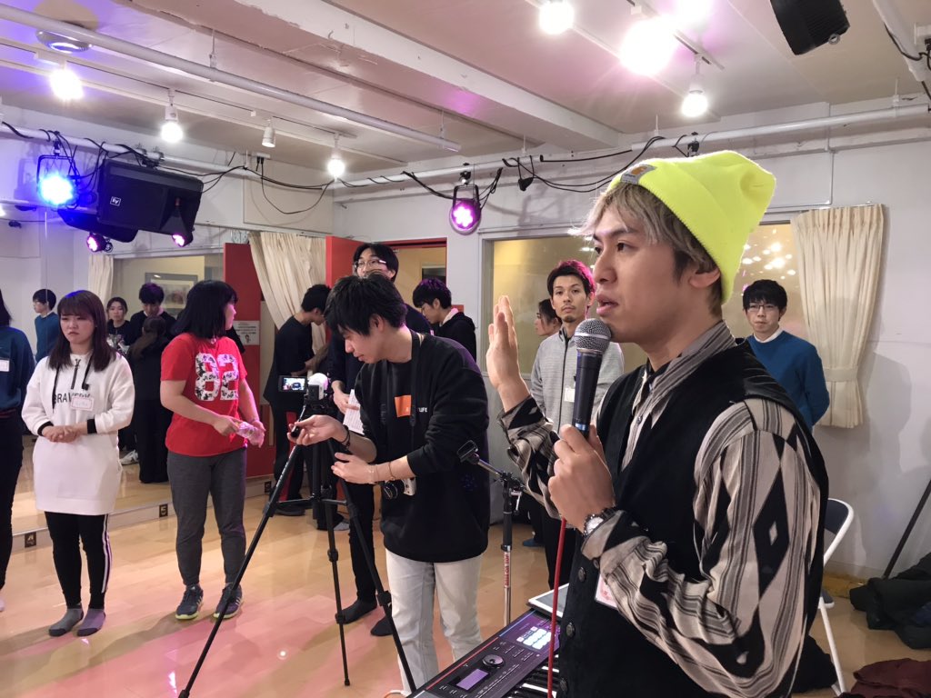 iroiroacappella's tweet photo. 【#彩々WS 終了しました🕺】
今回は先日公開の「Treasure」を、な、なんと3時間で歌って踊って頂きました❗️メンバーが3ヶ月かけた超大作なのですが、参加者の方の集中力も高く、ハモリ度、前向きなステップ、そして何より笑顔が素晴らしかったです！皆さま、ぜひまた遊びにいらして下さいね💛 https://t.co/Irc2GBoHF9