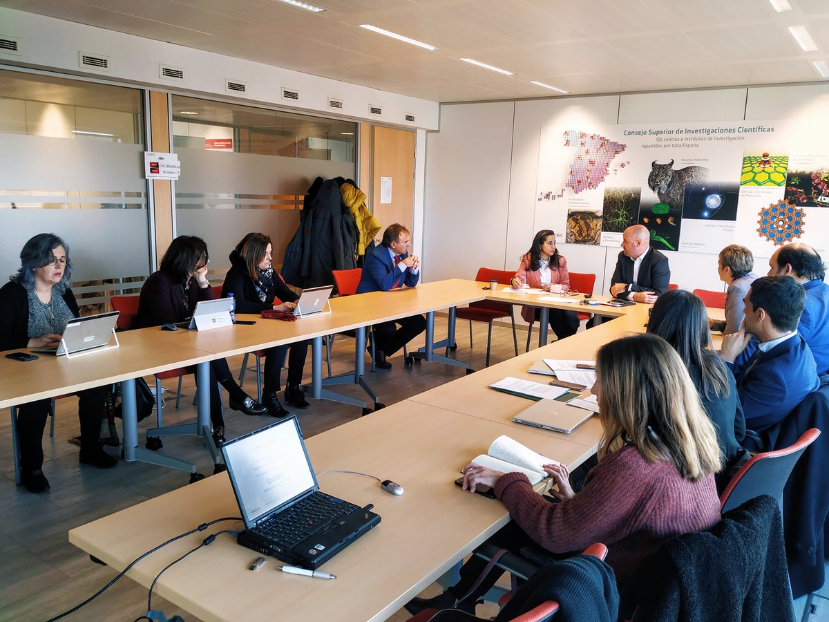 sost_cdti's tweet photo. Un placer haber recibido esta mañana en @sost_cdti a diversos miembros de la Consejería de Desarrollo Autonómico de @lariojaorg para intercambiar opiniones sobre las oportunidades existentes en los Programas Europeos de I+D+i #H2020 #HorizonEU #SOSTdifunde https://t.co/gJf1uMSGKS