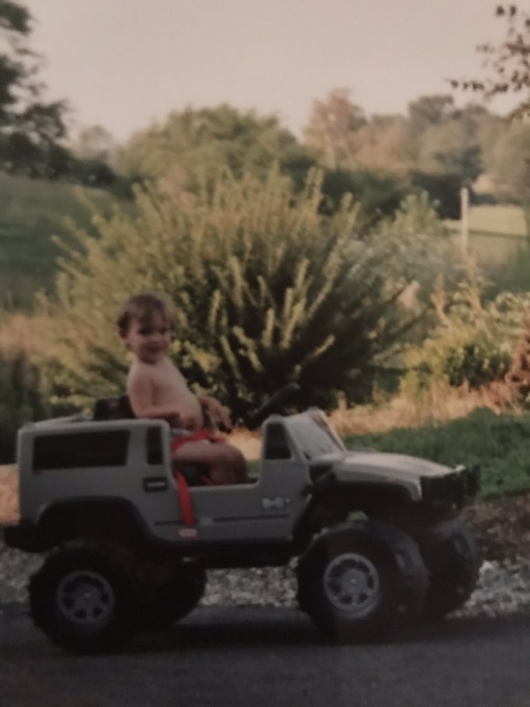 MinaRice2's tweet photo. You have been waiting for this day for a long time! 🚗 Happy 16th Birthday Zachary! 🎈❤️ We love you so much #watchout #hesapro https://t.co/FVzrAHYZnT
