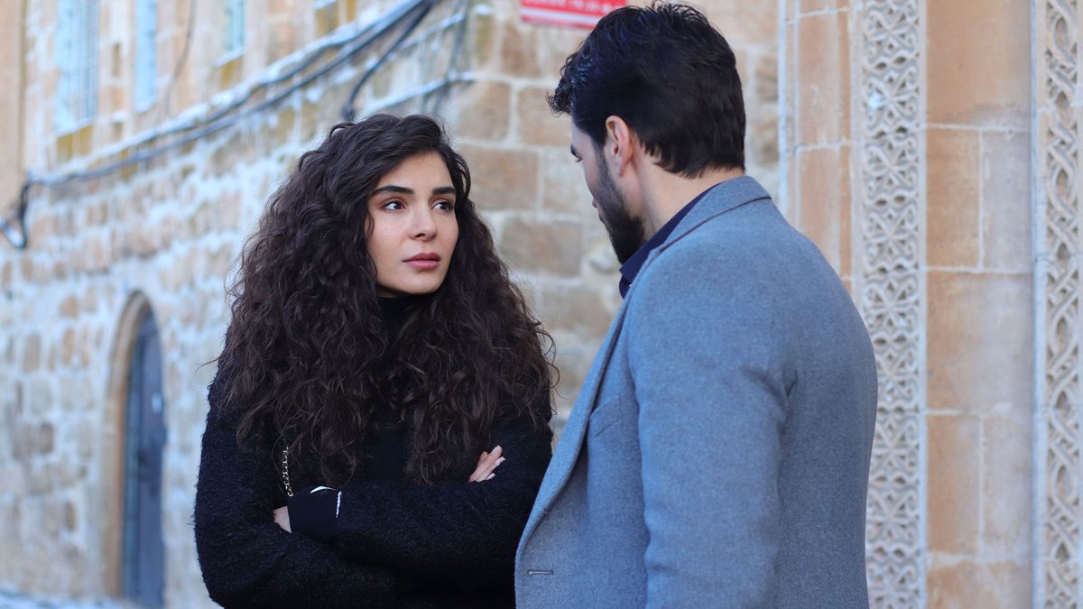 HercaiDizi's tweet photo. Bir bakış yeter tüm duyguları anlatmaya…
#Hercai yeni bölümüyle Cuma 20.00’de #atv’de 🧿🦋
@atvcomtr @MiaYapim https://t.co/T6yW3jb0La