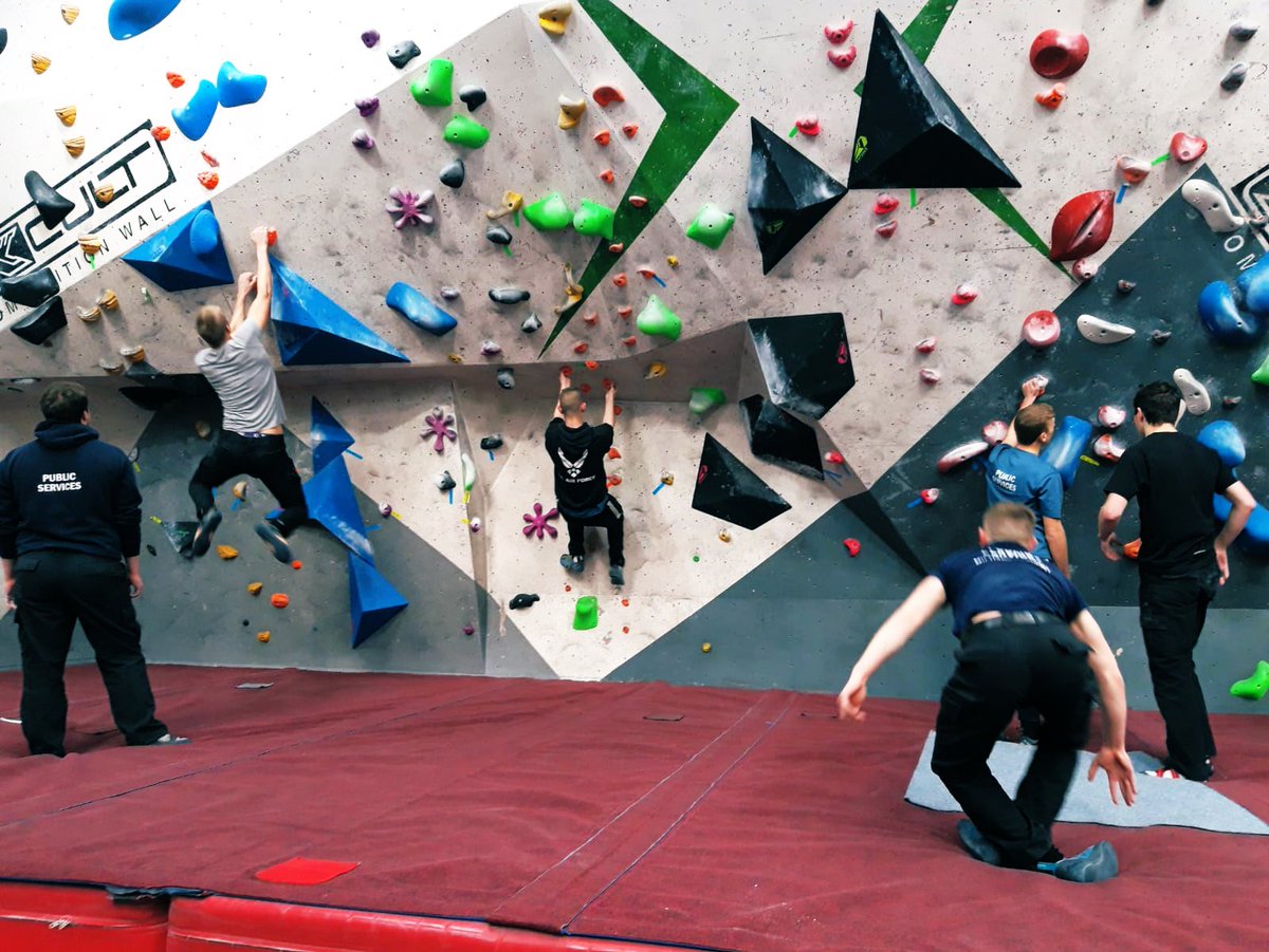 UPS_EC's tweet photo. It’s the last day for our Level 3 Year 1 students on their climbing assessments 🧗🏻‍♂️🌟🧗🏻‍♀️ #smashingit #superstudents  #UPSisthebest https://t.co/z0WCUfOnsa