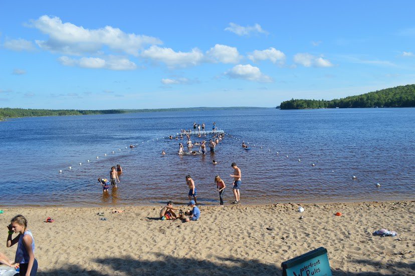 Another snow day! Another reminder not worry, summer is coming. So soon we’ll be able to swim in our beautiful lake. #theplacetobethissummer #sherbrookelakecamp #anothersnowday