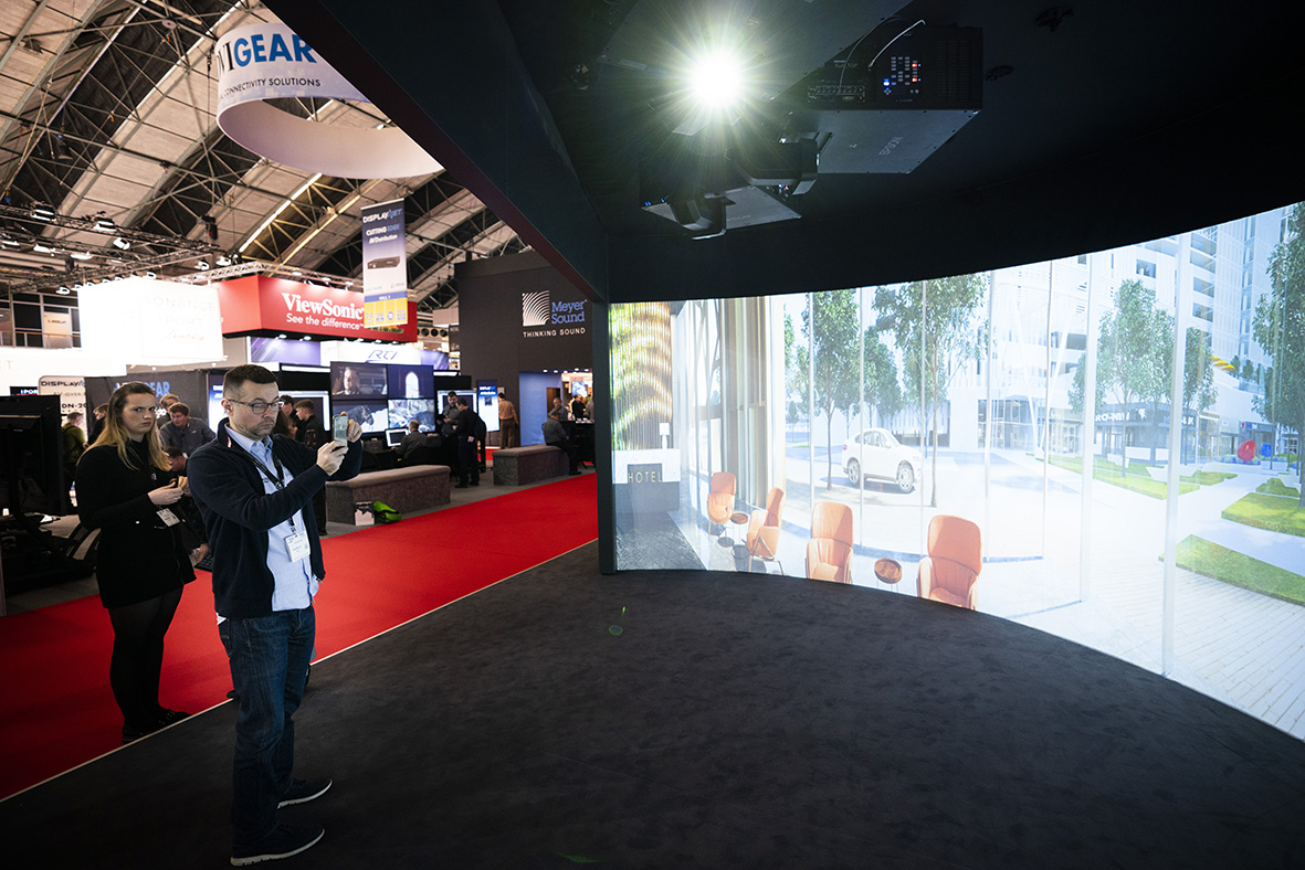 Epson_ES's tweet photo. ¿Estás en el #ISE2020? Ven a vernos en el Stand H90, Hall 1 y únete a la conversación con #EpsonISE https://t.co/wl3agowgyI https://t.co/OAjLI0heSz