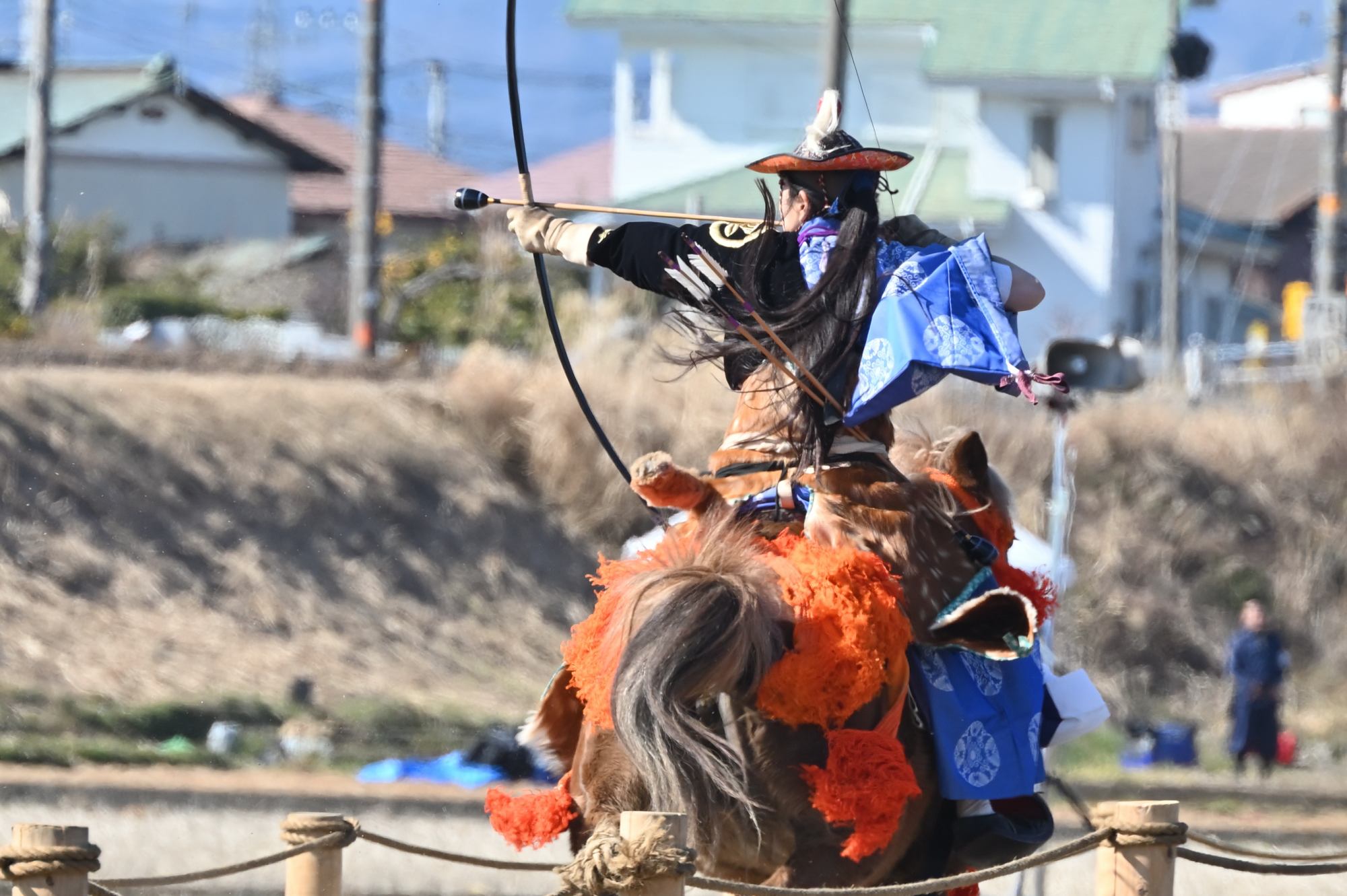 Mako123 女性射手がいらっしゃるのが武田流 凛とした雰囲気でとてもかっこいいのです 武田流流鏑馬 曽我梅林 T Co Ya0i2ksoeb Twitter