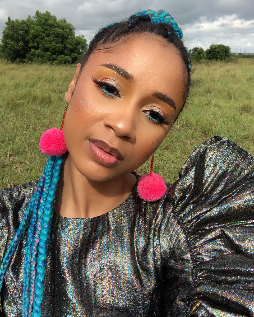 deborahvanessa7's tweet photo. You need somebody to kiss you?
I could be that somebody
Could you be my somebody?
#SOMEBODY https://t.co/ZjFy2eJhGs