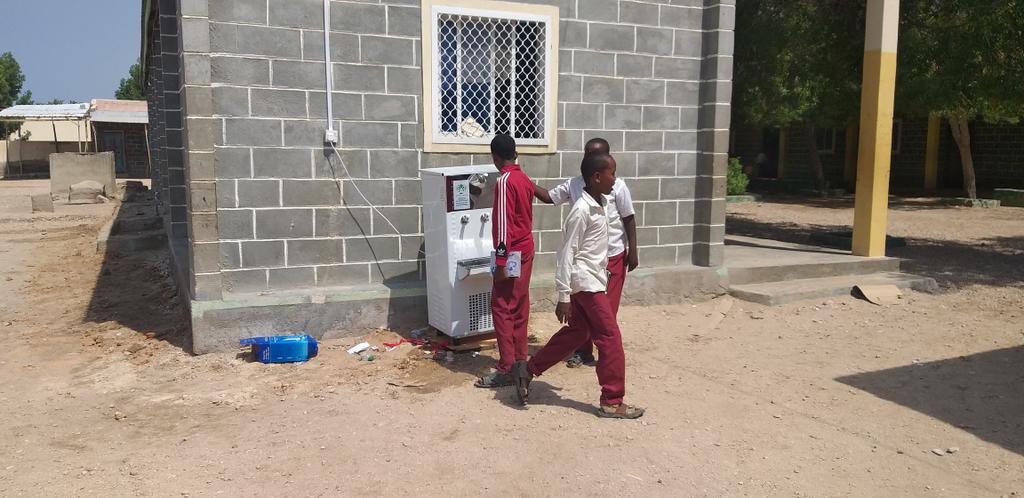 AwkeJimale's tweet photo. Berbera Municipality Installed cold water to the public places including schools, hospitals and meet market. https://t.co/oIj1QjWL9I