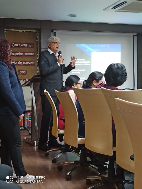 MrisEdu's tweet image. An Educational Conglomerate of Nation Builders
MRIS Charmwood hosted #FacultyDevelopmentProgramme for the PGTs of MRIS Sector14, MRIS Noida and #MRIS Charmwood recently. The main objective of the session was to hone the skills of educators to cater to modern-day students.