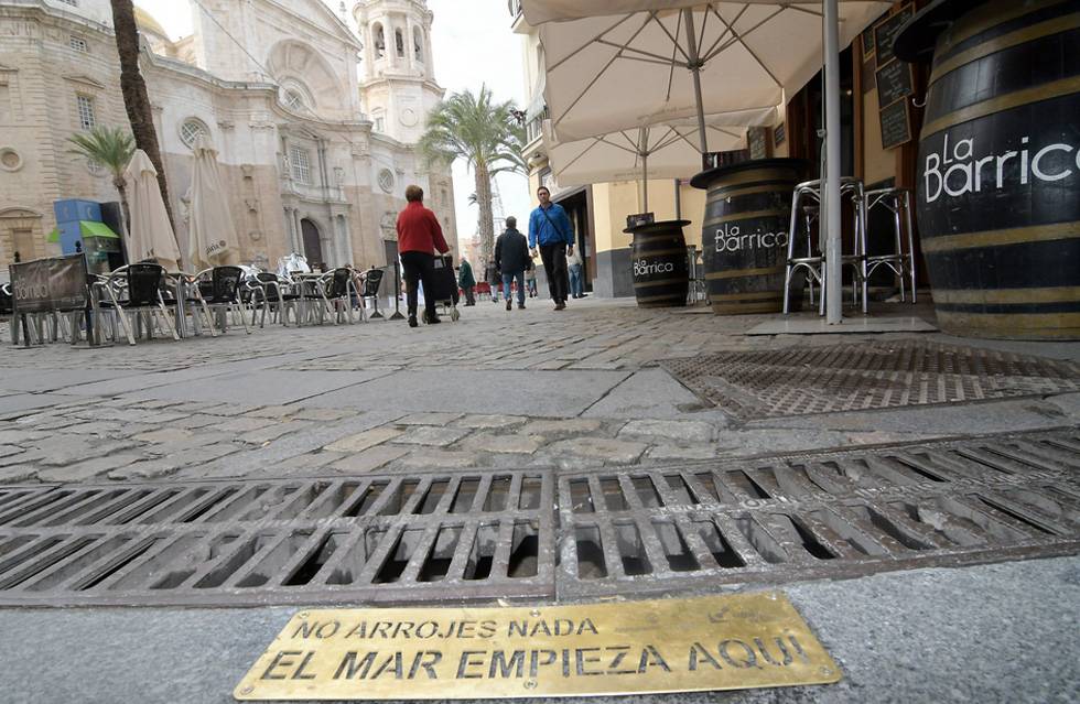 💥¿Sabíais que el 80% de los residuos que acaban en el mar son de origen terrestre?

Cada ve que lanzamos una colilla o un plástico al alcantarillado este acaba contaminando el mar y sus ecosistemas.

RT para difundir y ayudar a salvar a 🐠🦈🐟🧜🐢

intriper.com/el-mar-empieza…