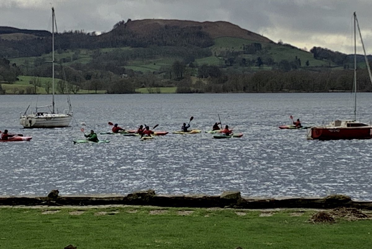 WaterEdgeInn's tweet image. All Paddle Work 
“On This Blustery Morn”
Here @Wateredgeinn.co.uk
#A591openclearamblesidegrasmerekeswick
⁦@FriendsofLakes⁩
@windermerelakessteamers
#waterheadbaya@amblesideA591
#cumbrialocalbuisnessopen