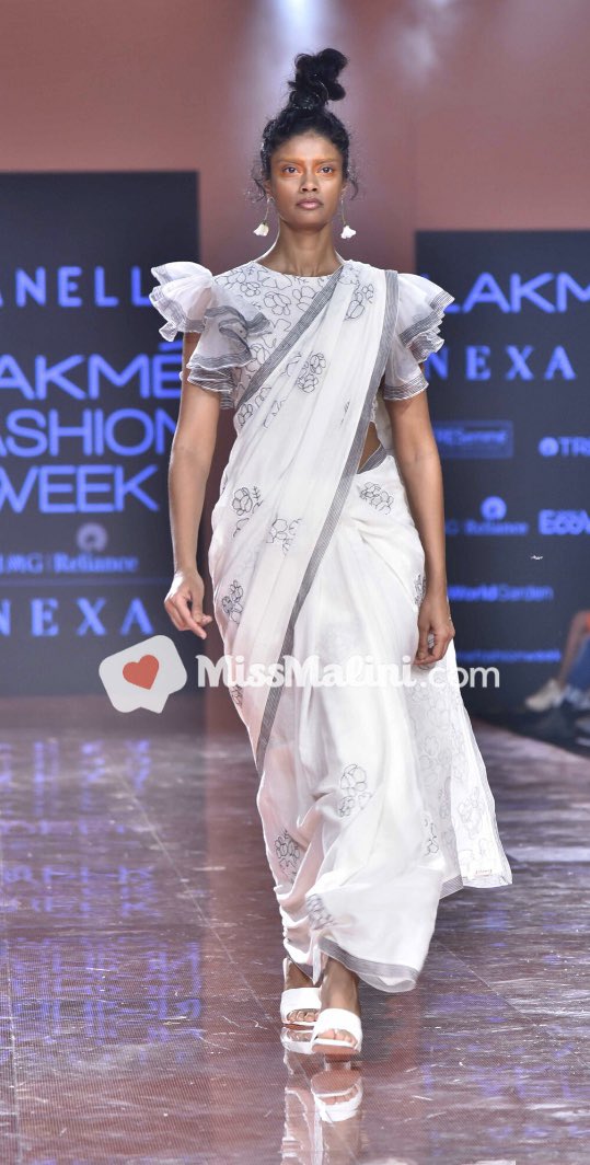 MissMalini's tweet image. Pretty pastels and ruffles FTW! 🙌🏼💖
#Kanelle’s collection at @LakmeFashionWk #LFWSR20 was a visual delight! 😍
#MMAtLFWSR20 #5daysoffashion