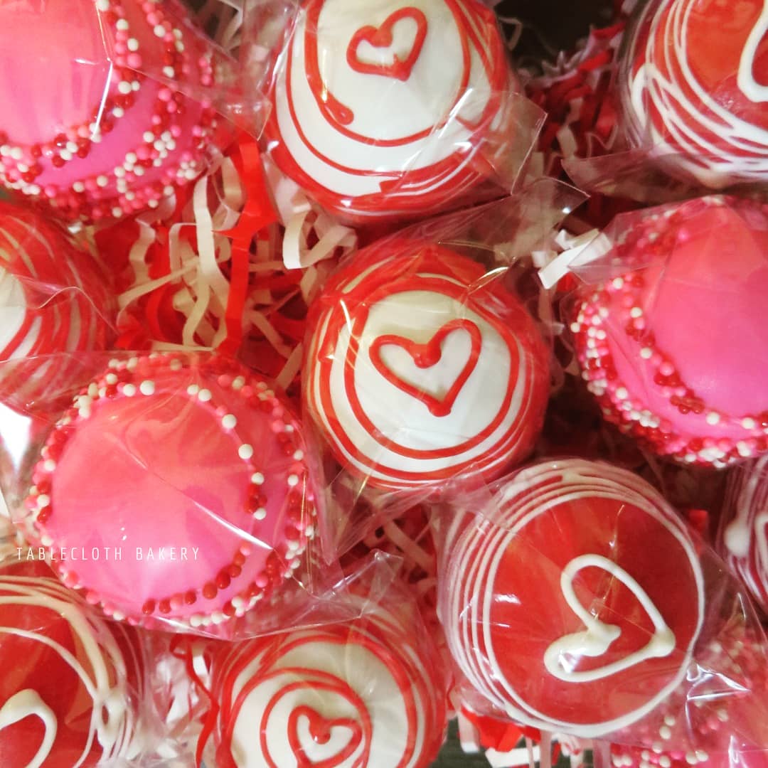 tableclothbkry's tweet photo. #tableclolothbakery #bakery #cakepops #cake #cakeonastick #vanilla #strawberry #redvelvet #candymelts #chocolate #love #bouquet #valentinesday #sweetheart #crazyinlove #sweet #treats #instafood #foodporn #instabaker #fromscratch #withlove #newyorkcity #nyc #nassaucounty https://t.co/w0iolZqhzy