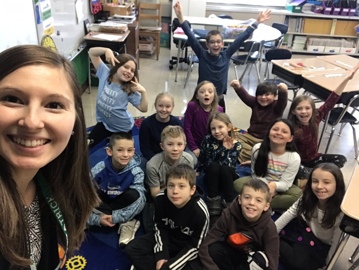 100 Random Acts of #NaplesCSD Kindness “tweet a selfie with a student who is fun to have in class” how am I supposed to choose just one?! #100dayssmarter